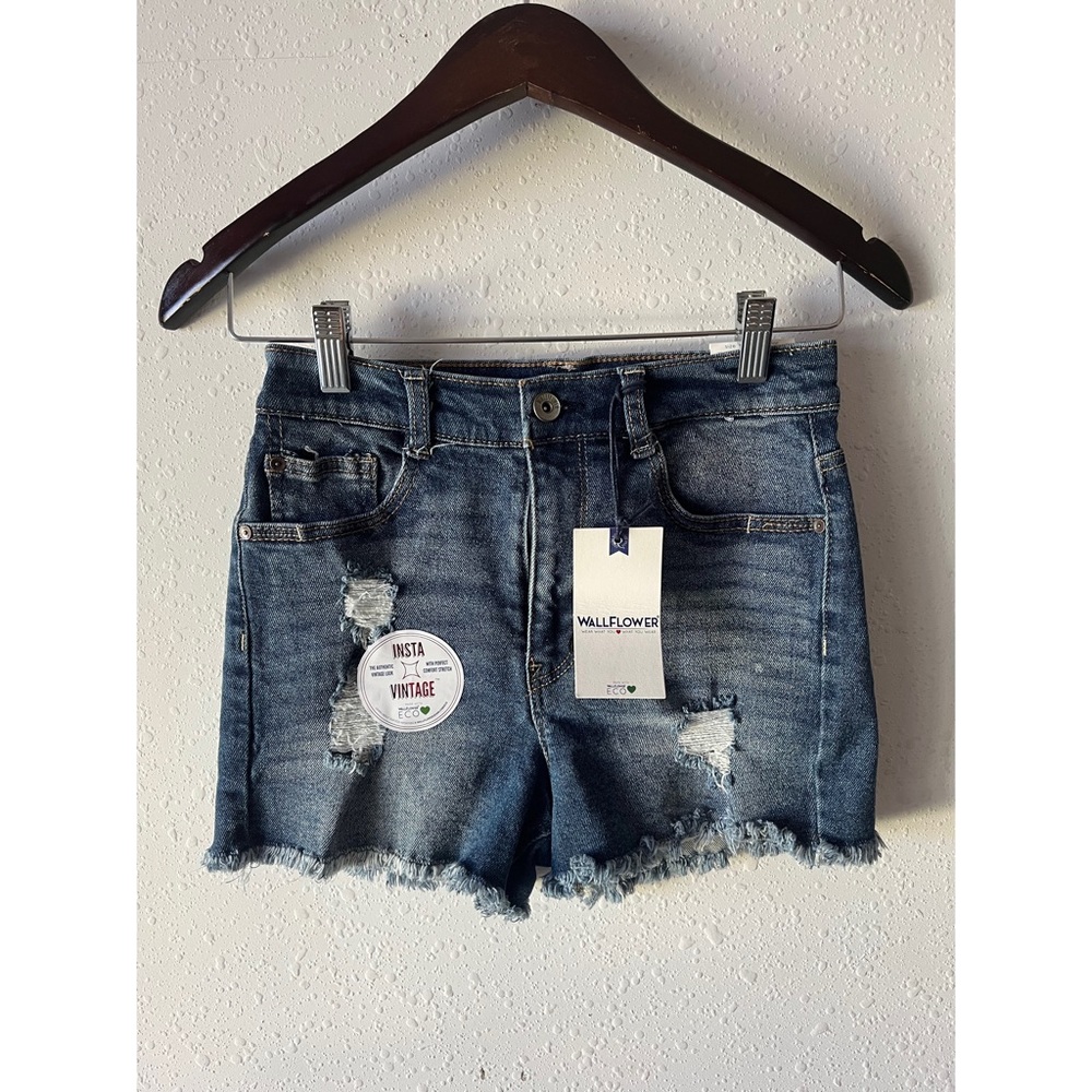 WALLFLOWER NWT The Mom Jean High Rise Size 3/26 Regular